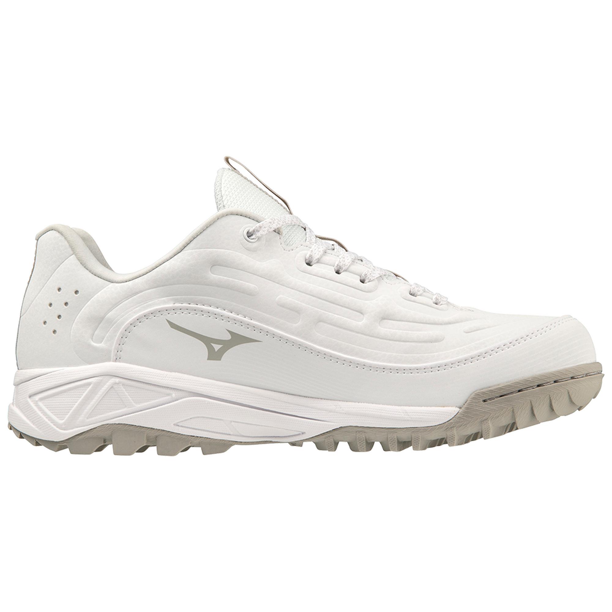 Mizuno Ambition 3 FP Low All Surface Women's Turf Shoe - Image 3